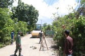 Jaga Keselamatan Petani, Satgas TMMD ke-129 Pasang Portal dan Rambu Imbauan di Lokasi Pengerasan Jalan