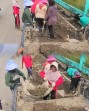 Bukan Sekadar Bersih, Kepala DLH Pelalawan Minta Keruk Saluran hingga Dasar, Lumpur dan Sampah Langsung Diangkut