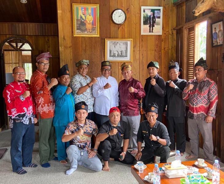 Hulubalang Bertemu Wazir Kerajaan Pelalawan Datuk Ongku Raja Lela Putra Wan Ahmad: Silaturahmi Bertuah di Rumah Singgah Langgam