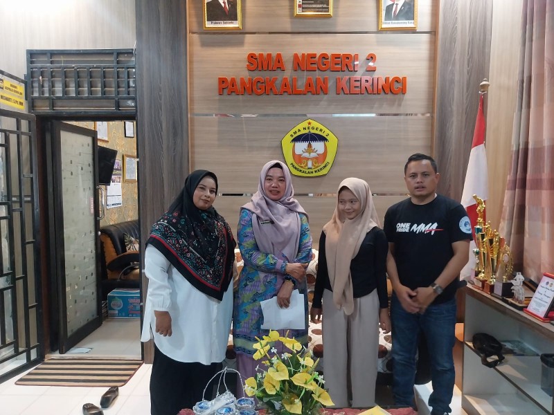 Komnas PA dengan SMAN 2 Pangkalan Kerinci Bantu Siswa yang Putus Sekolah Kembali Menempuh Pendidikan