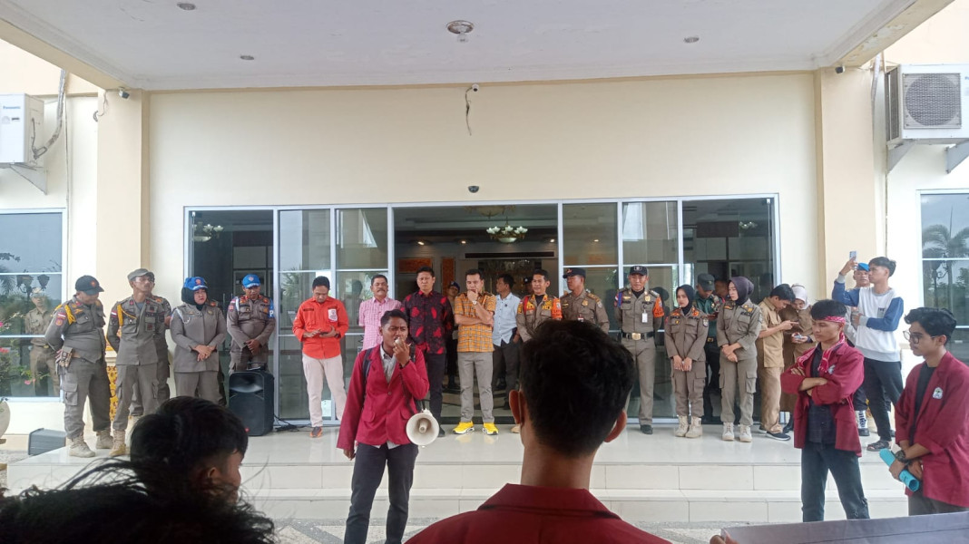 Kemarahan Mahasiswa Memuncak Bupati Pelalawan Dituntut Penuhi Janji Pembangunan Kampus ITP2I