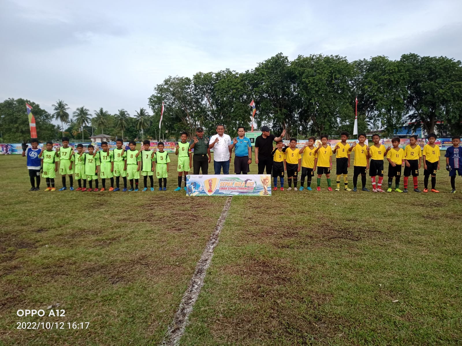 Camat Bukit Batu Resmi Buka Turnamen Sepak bola Lurah Sungai Pakning Cup  U-12
