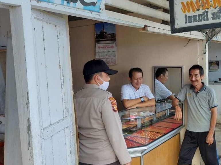 Ajak Warga Tetap Waspada, Personil Polsek Bunut Gelar Patroli