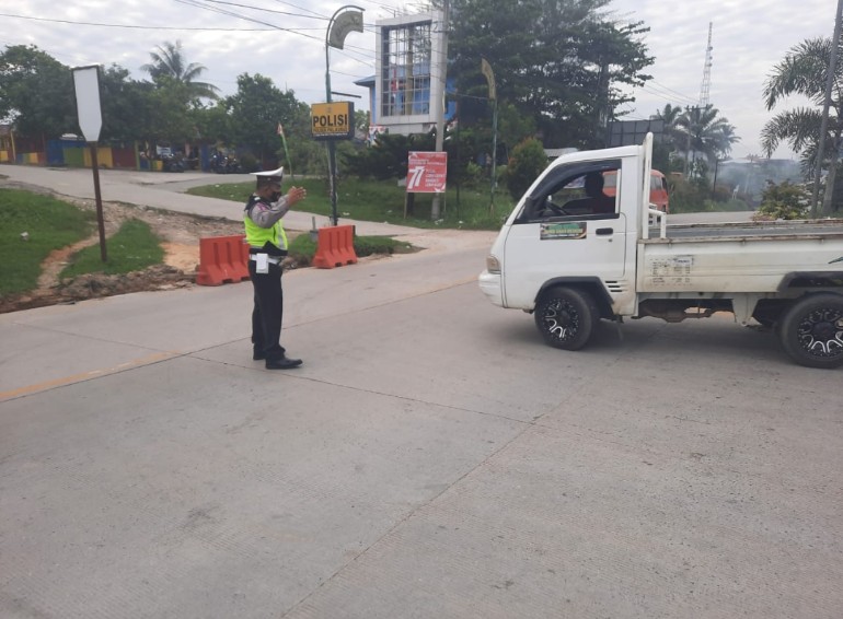 Antisipasi Kecelakaan di Jalan, Polsek Pangkalan Kuras Lakukan Pengaturan