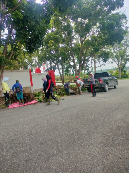 OPINI: DLH Bekerja di Balik Rimbunnya Pohon, Menjaga Kebersihan Bukan Sekadar Mengangkut Sampah