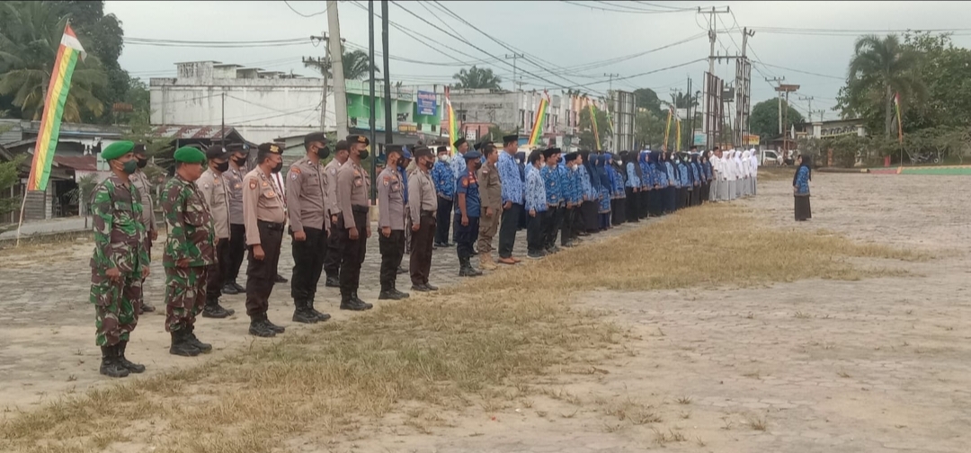 Berlangsung di Halaman Kantor Camat, Iptu Yandri Pimpin Upacara HKN