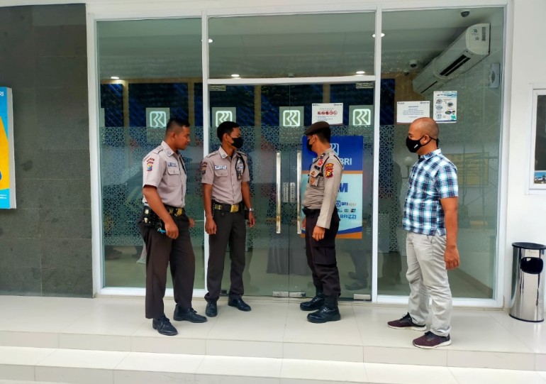 Sejumlah Personil Polsek Pangkalan Kerinci Lakukan Patroli Cegah Aksi C3 di Beberapa Tempat