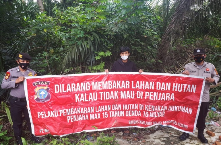 Cegah Kebakaran, Polsek Bandar Sei Kijang Sosialisasi dan Patroli Karhutla