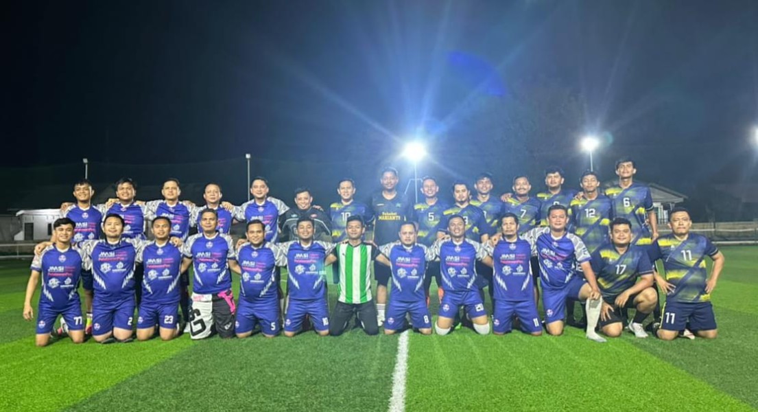 Sahabat Media dan PT Musim Mas Eratkan Silaturahmi di Lapangan Mini Soccer Pangkalan kuras