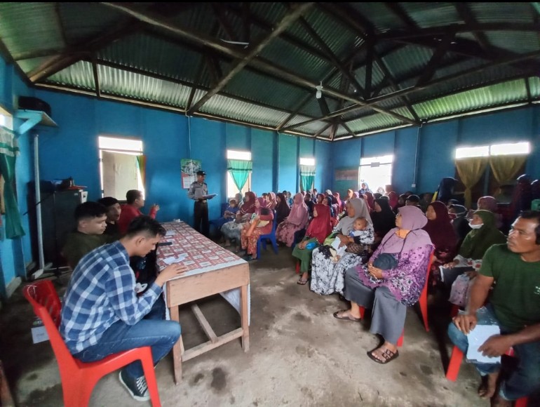 Berjalan Lancar, Polsek Teluk Meranti Lakukan Pengamanan Penyaluran BLT-BBM